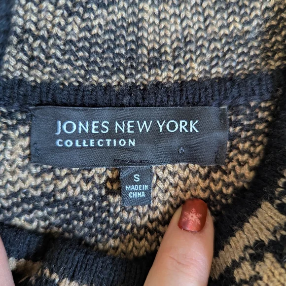 SOLD Jones New York Wool Blend Tan/Black Houndstooth Mock Neck Cardigan Size S - Picture 5 of 6
